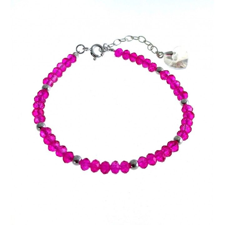 Pulsera piedra color corazón colgando