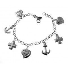 Pulsera fetiches colgando