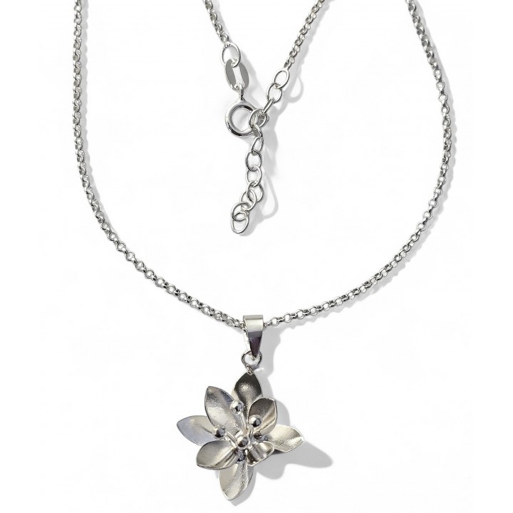 Gargantilla flor